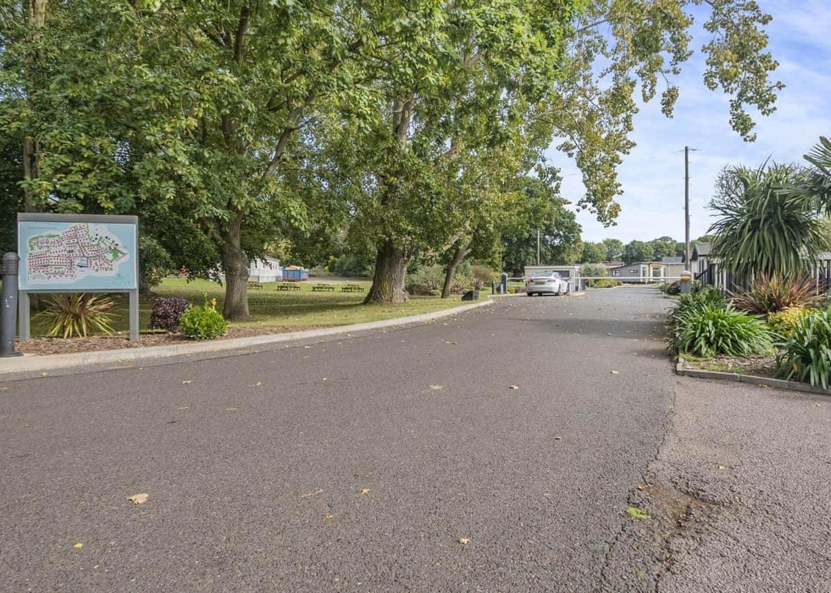 Alder Country Park Hotel North Walsham Bagian luar foto
